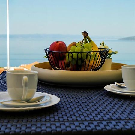 Apartment Ivona With Beautiful Seaview Makarska Eksteriør billede