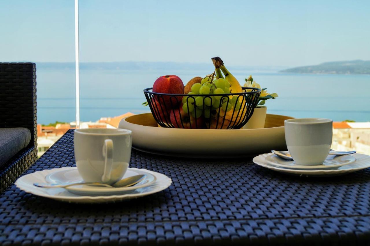 Apartment Ivona With Beautiful Seaview Makarska Eksteriør billede