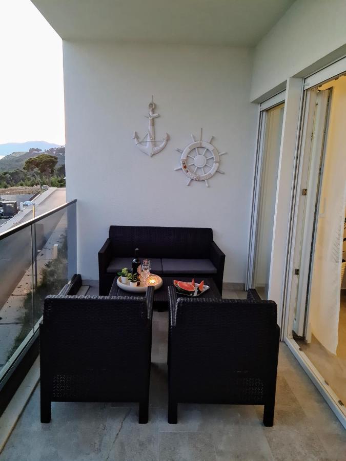 Apartment Ivona With Beautiful Seaview Makarska Eksteriør billede