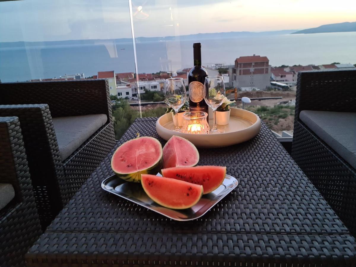 Apartment Ivona With Beautiful Seaview Makarska Eksteriør billede