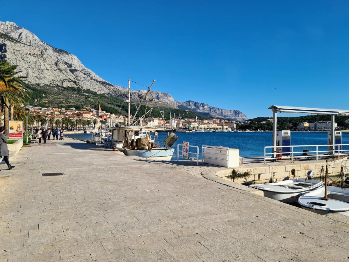 Apartment Ivona With Beautiful Seaview Makarska Eksteriør billede